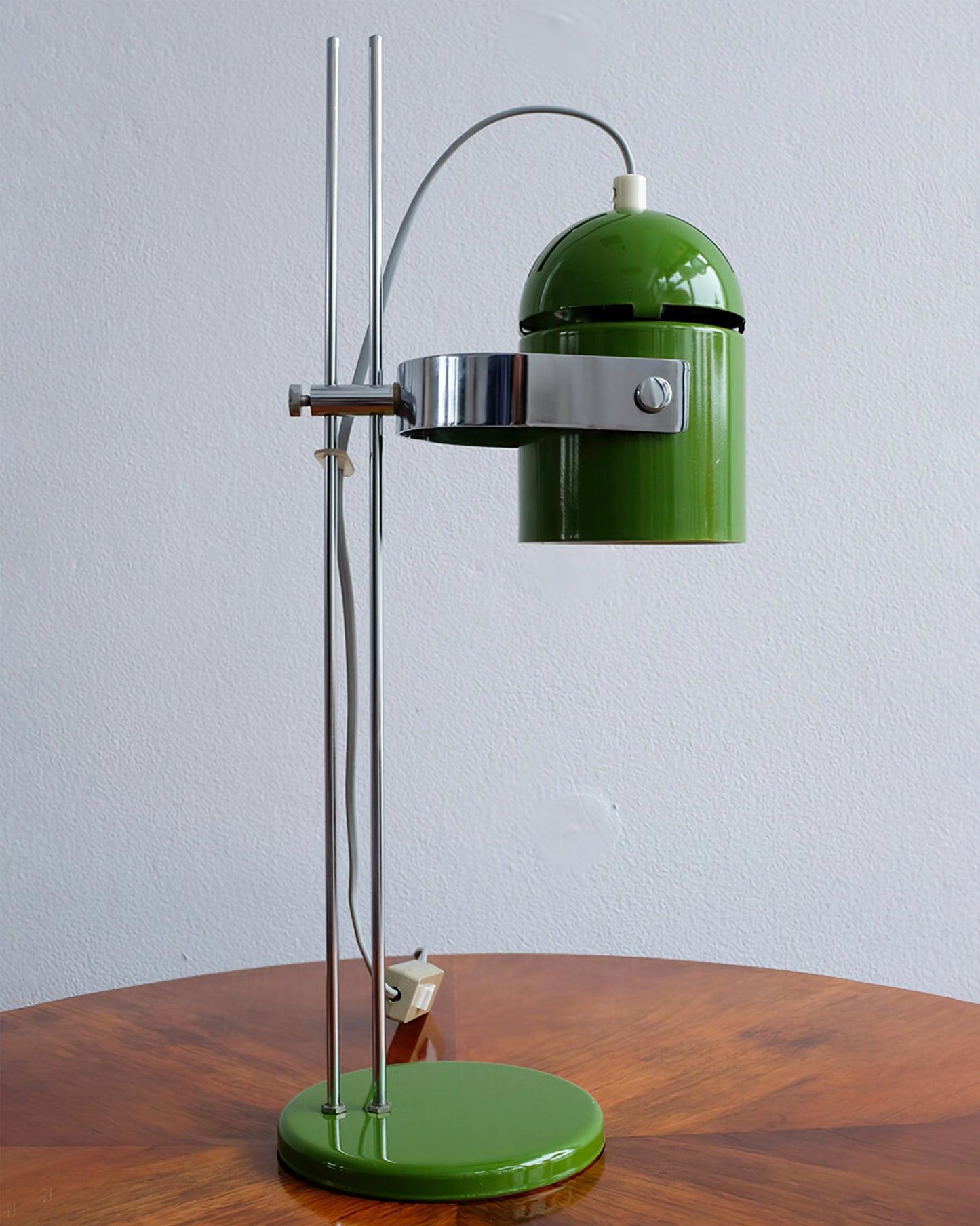 Adjusta Liftable Desk Lamp