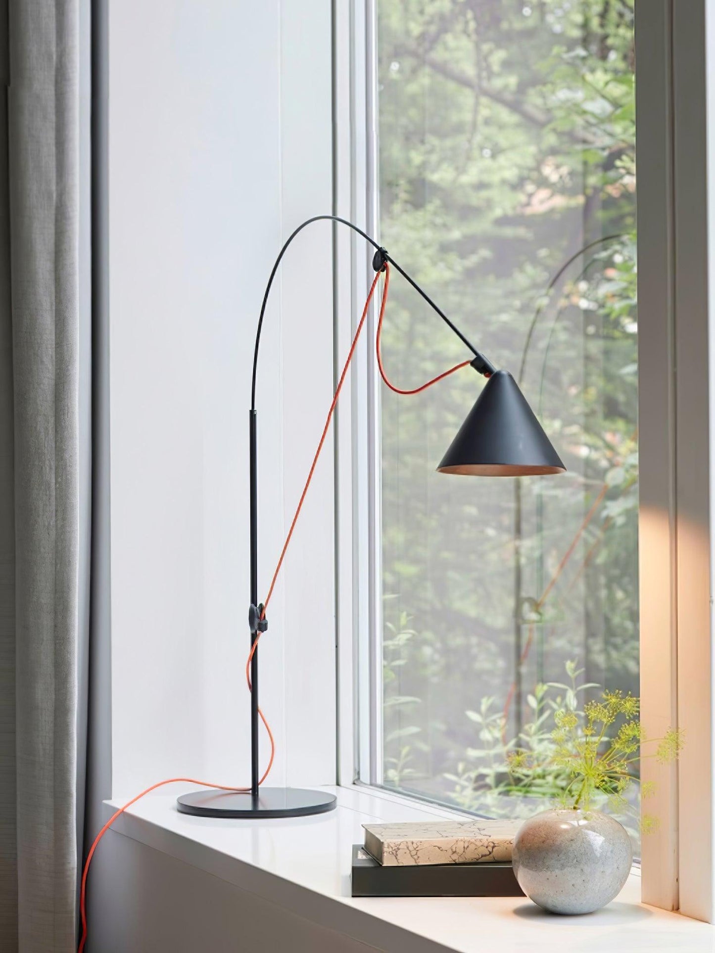 Arc Ayno Table Lamp