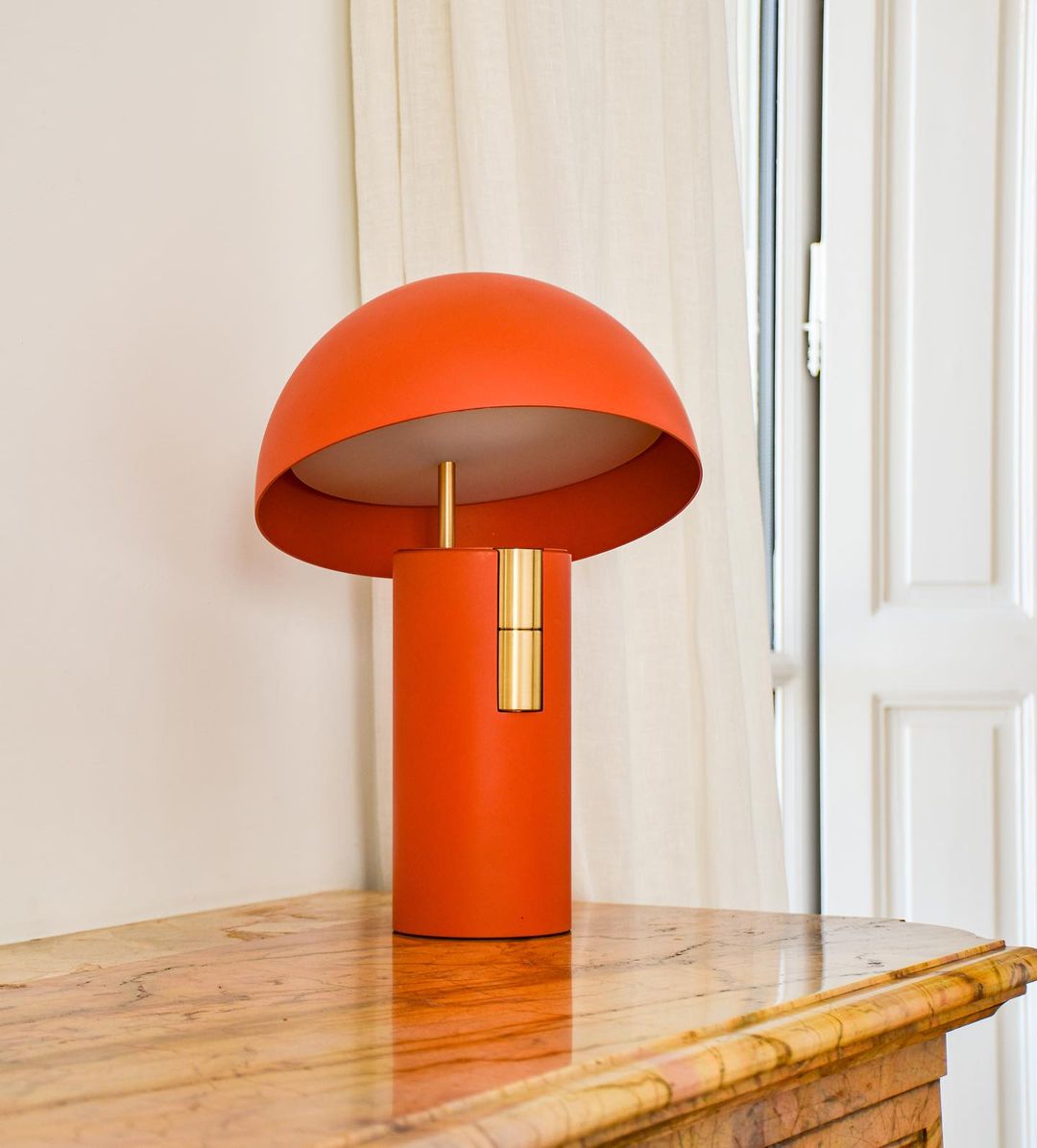 Avo Table Lamp