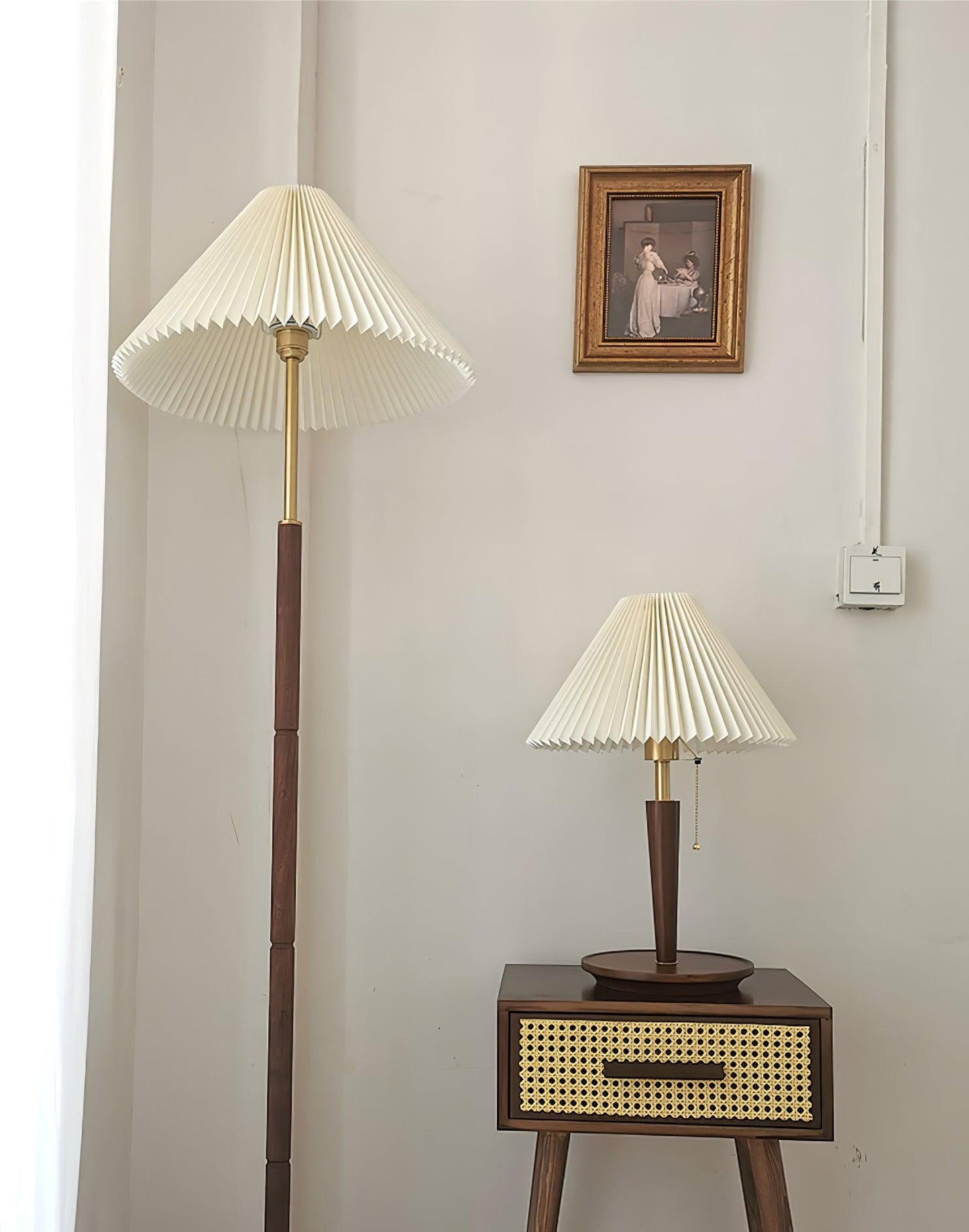 Cone Pleated Fabric Table Lamp