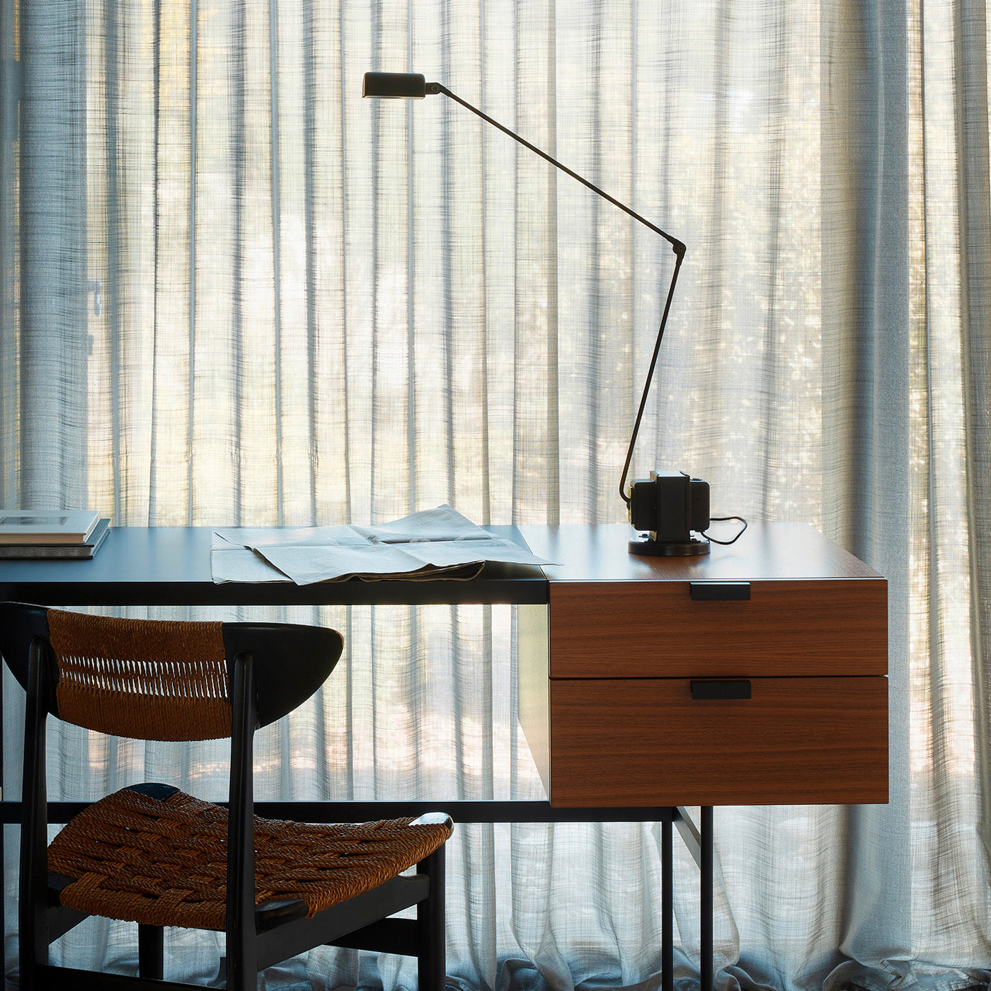 Daphines Table Lamp