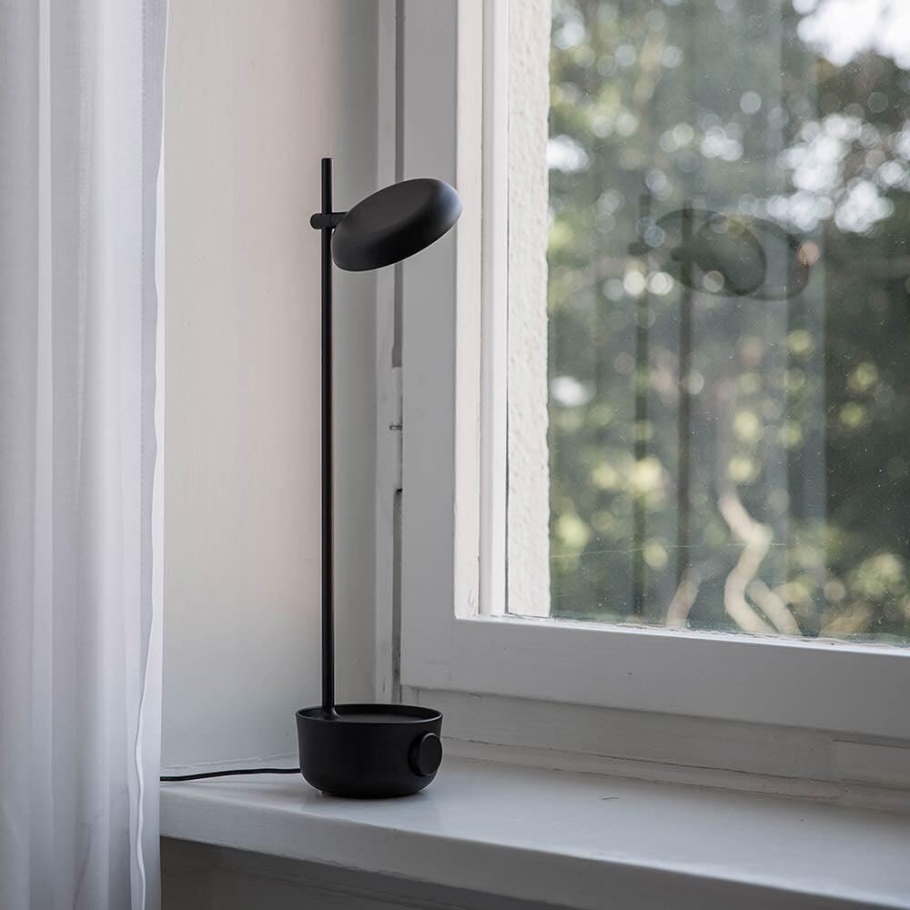 Focal LED Table Lamp