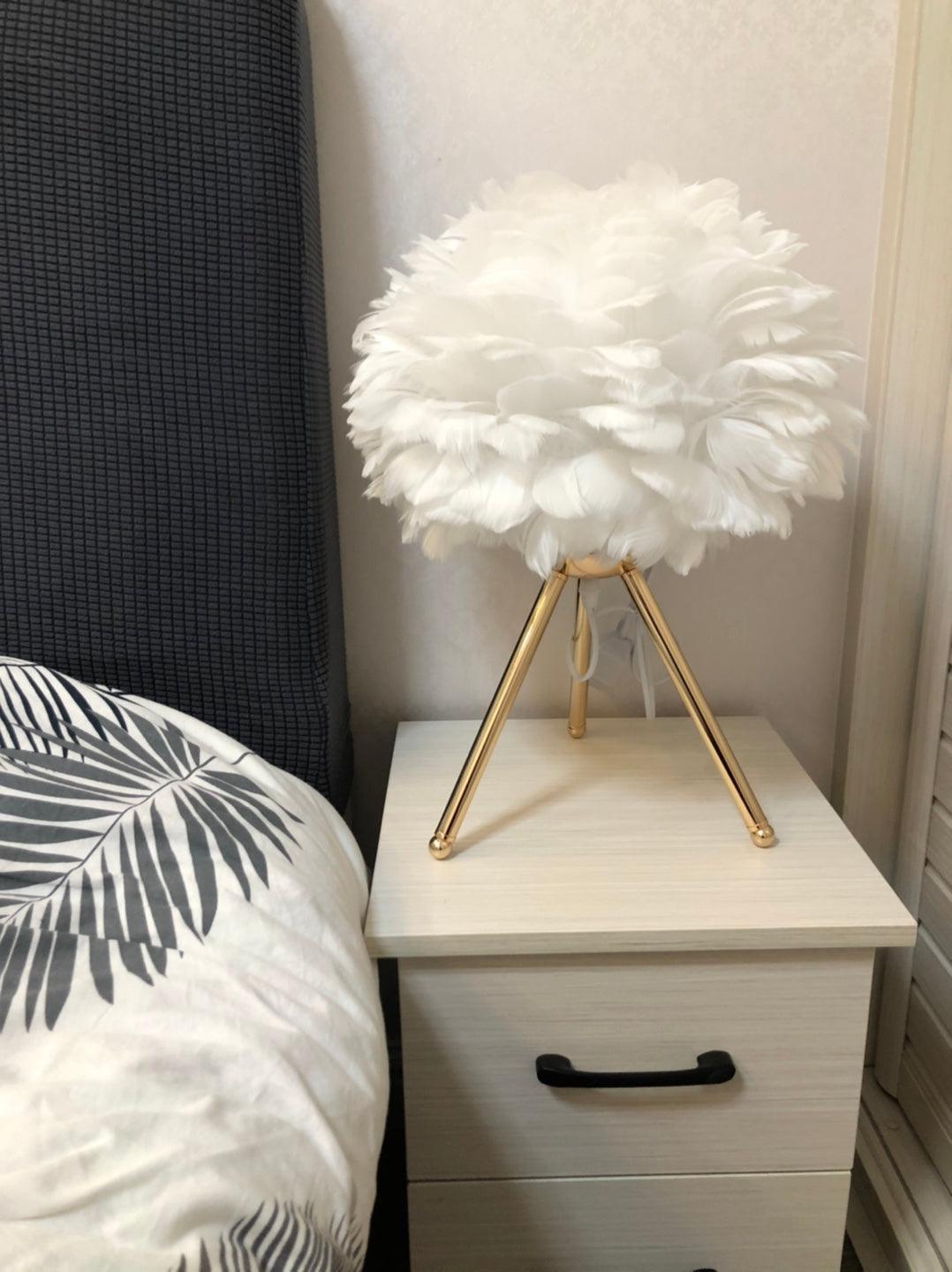 Goose Feather Table Lamp