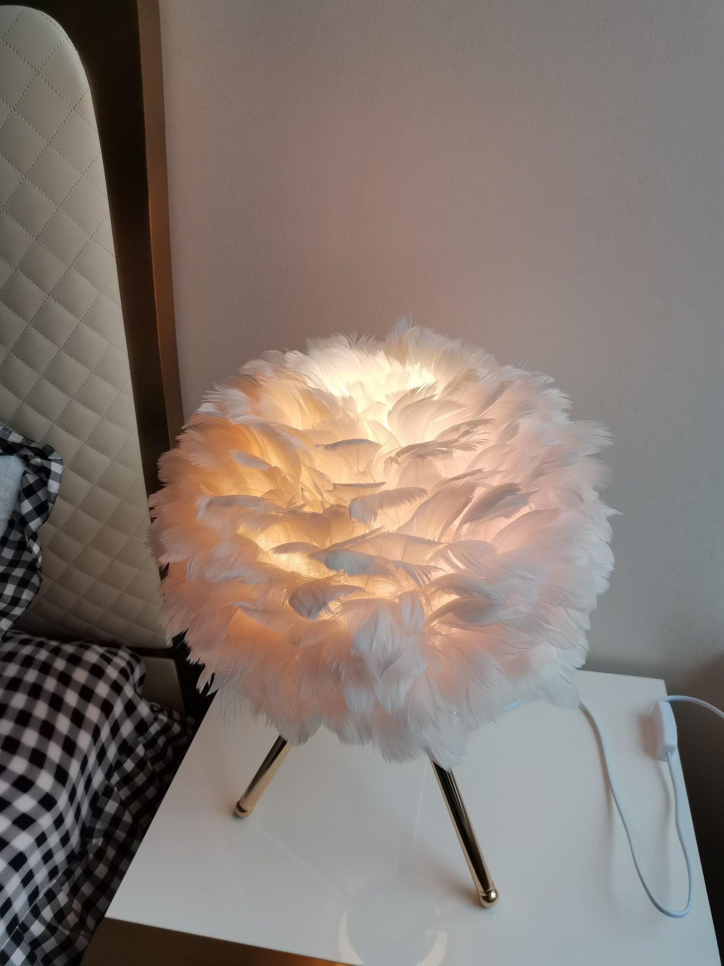 Goose Feather Table Lamp