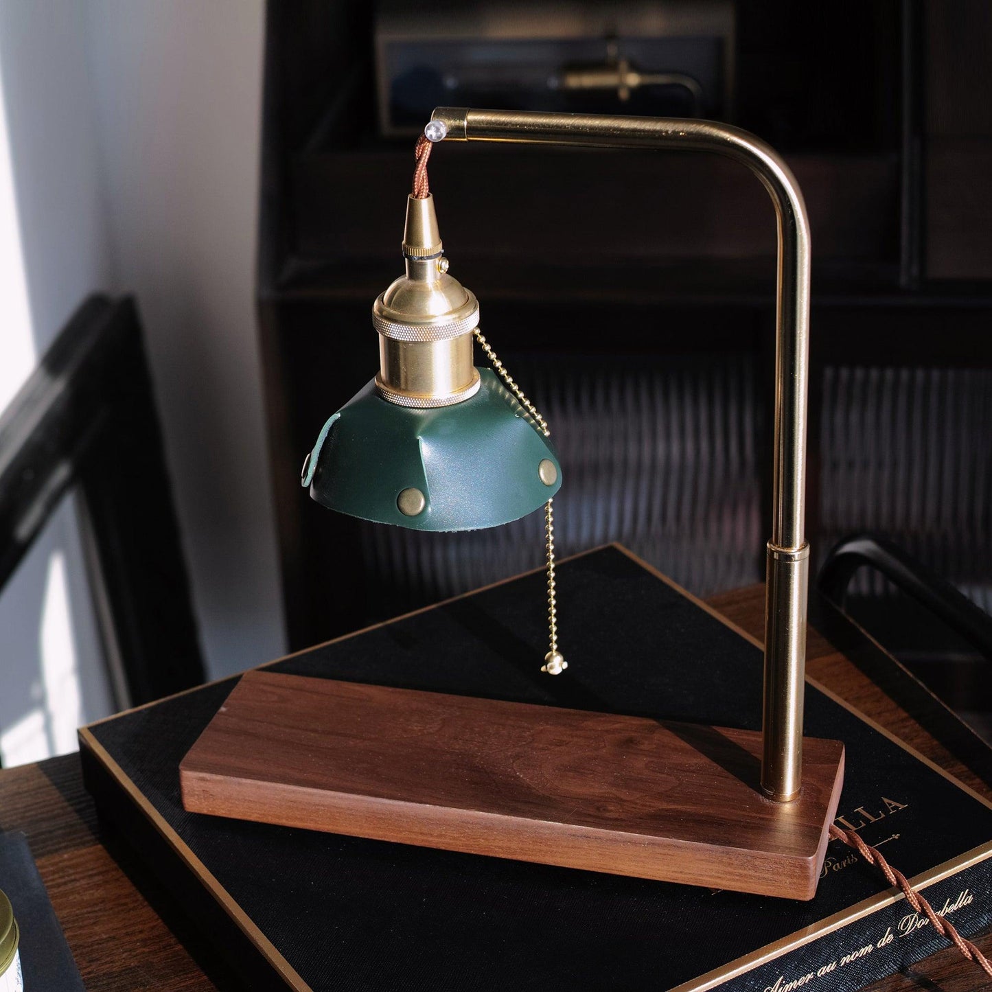 Harnik Retro Table Lamp