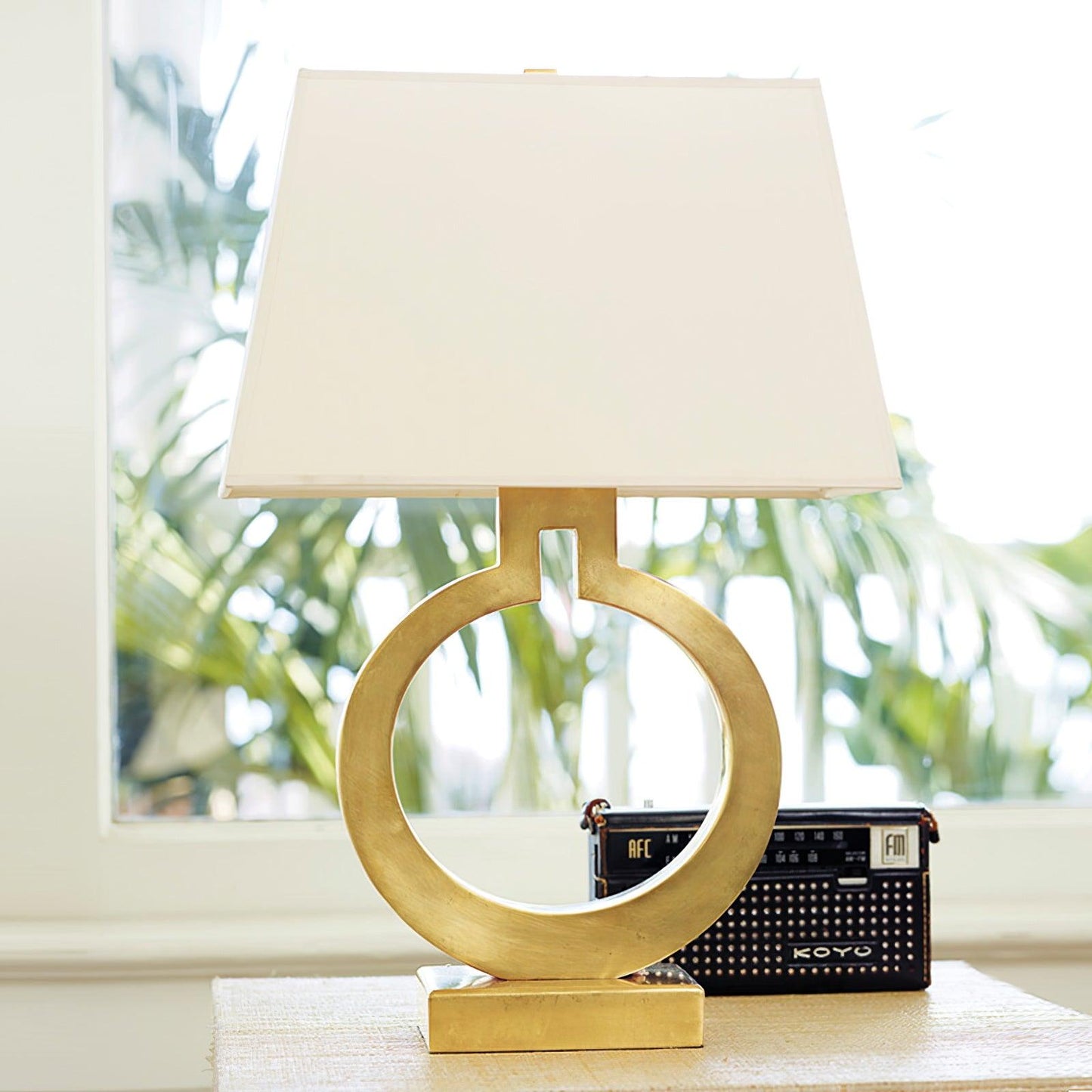 Keyhole Ring Table Lamp