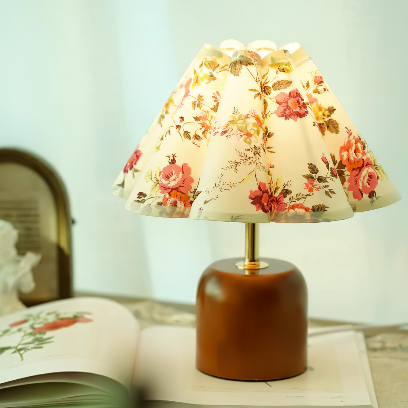 Lunitidal Table Lamp