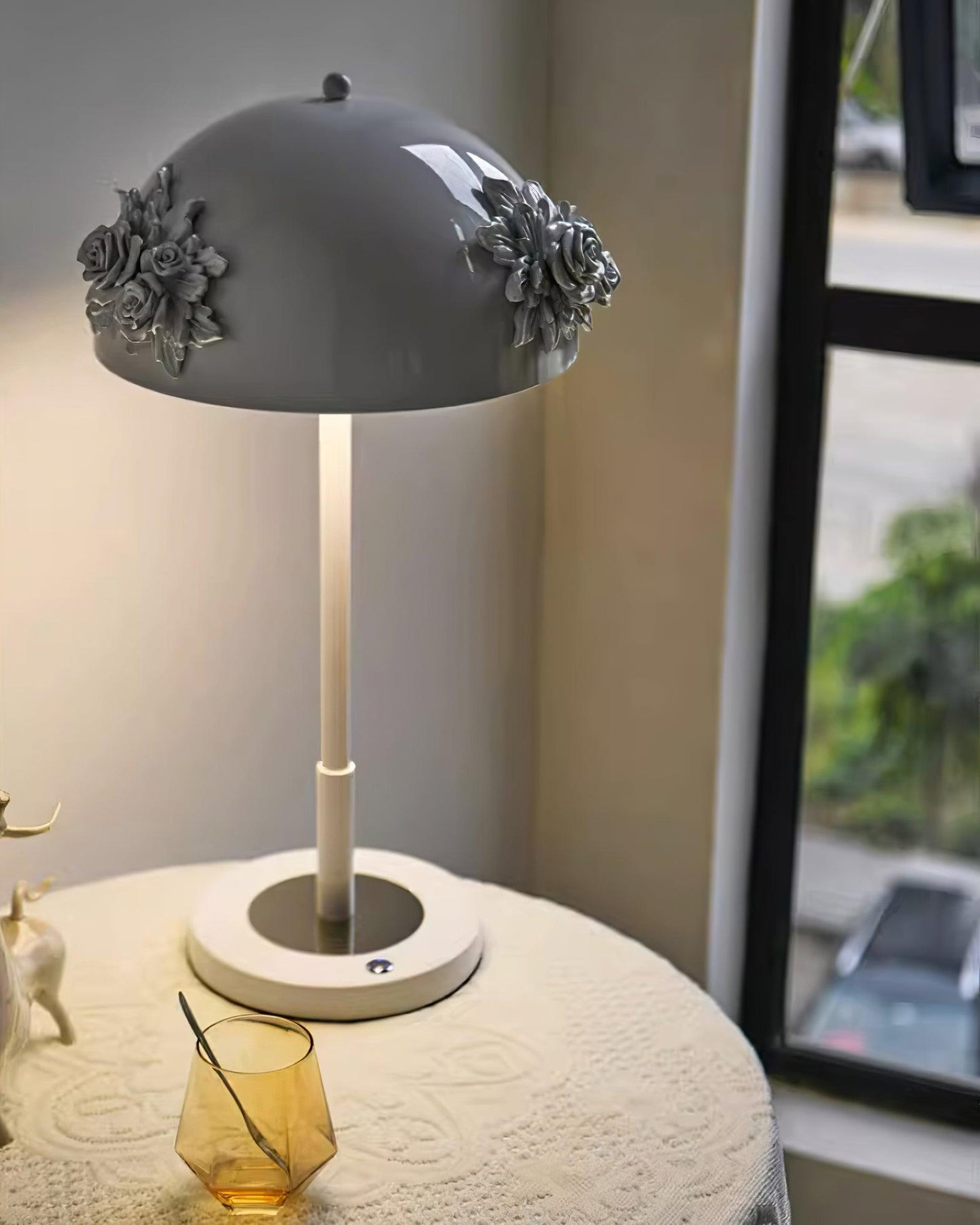 Meni Table Built-in Battery Lamp