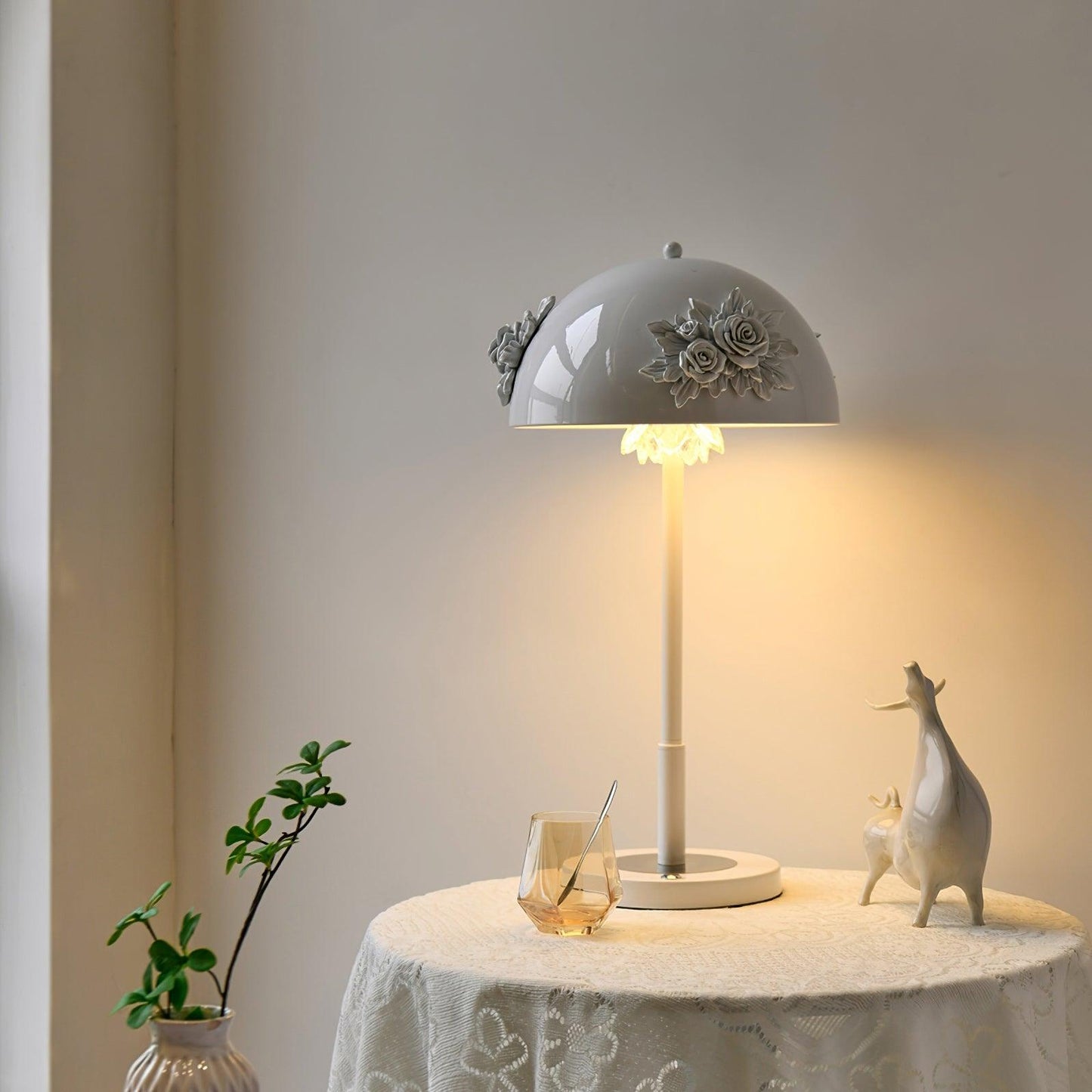 Meni Table Built-in Battery Lamp