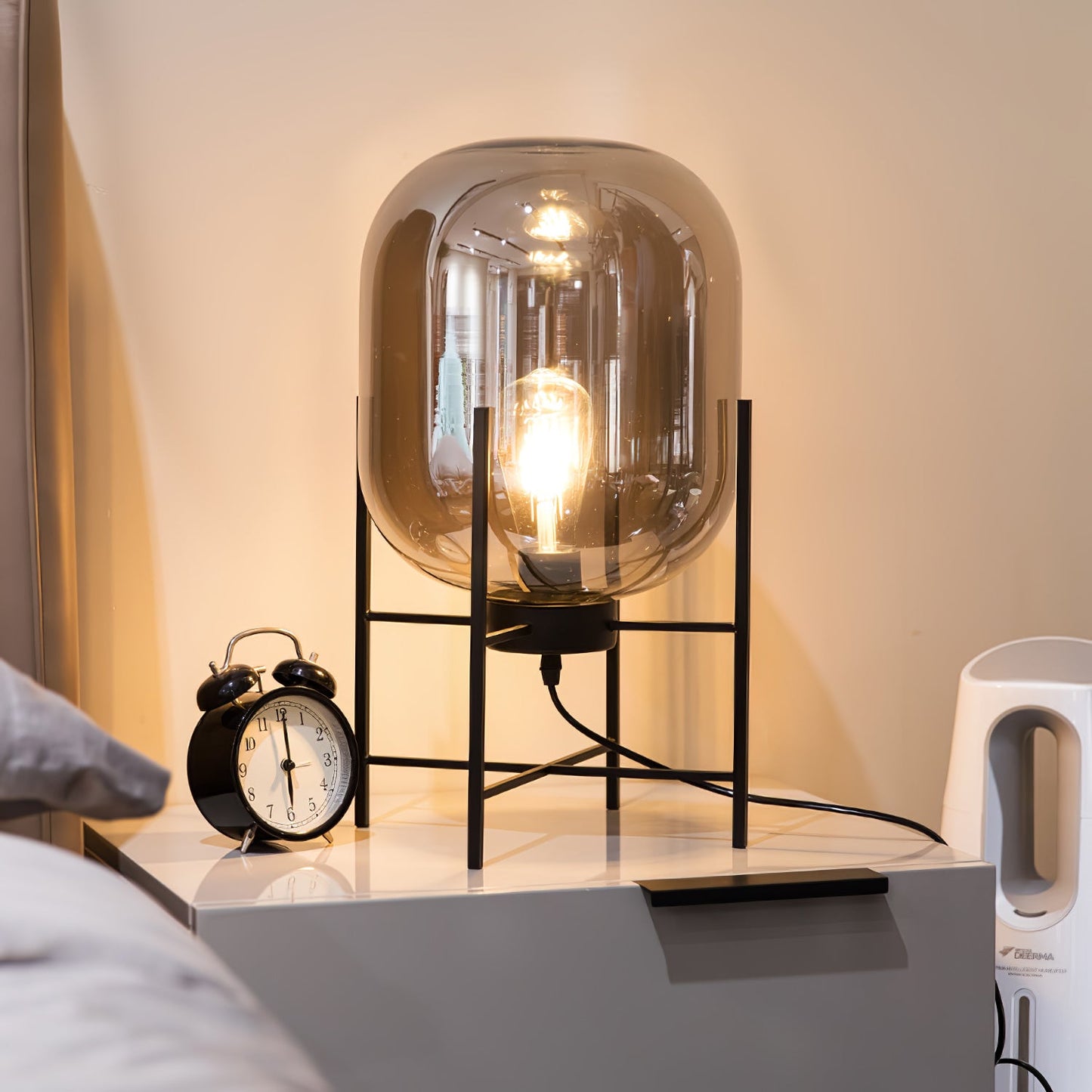 Oda Table Lamp