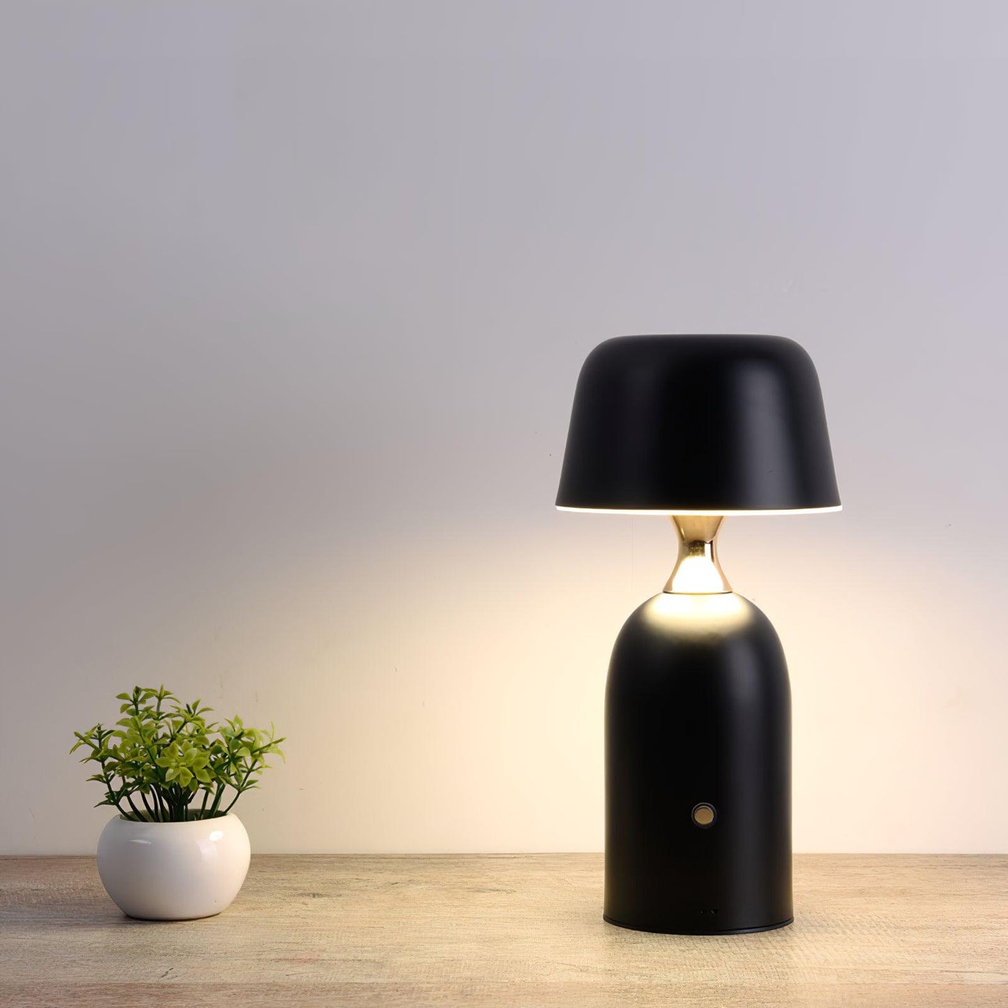 Ouliope Built-in Battery Table Lamp