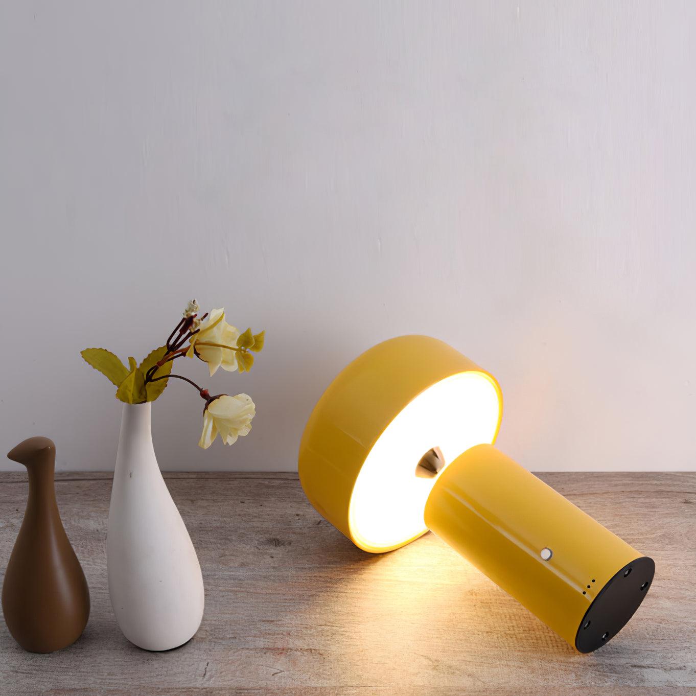 Ouliope Built-in Battery Table Lamp