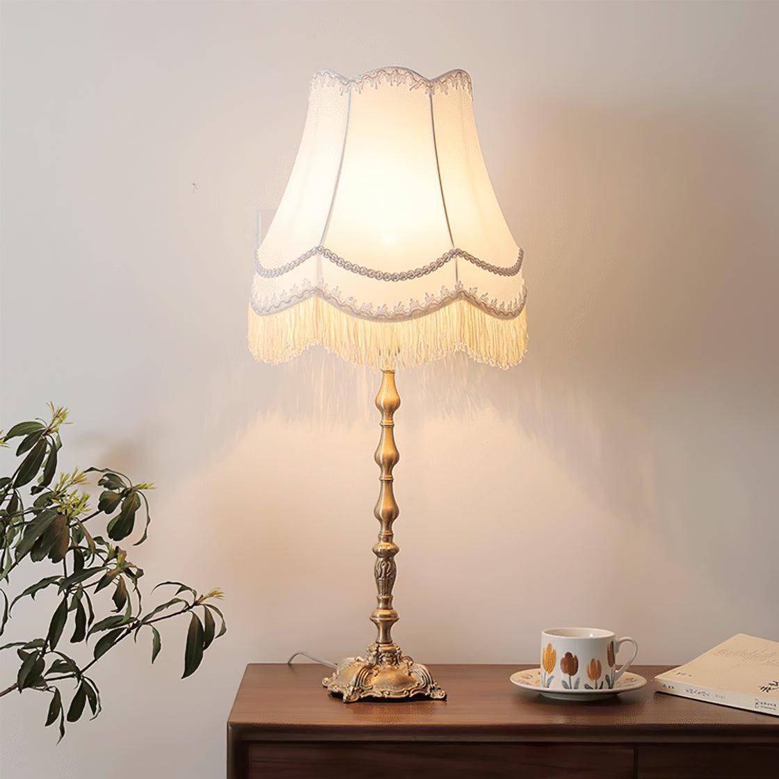 Pantalla Table Lamp