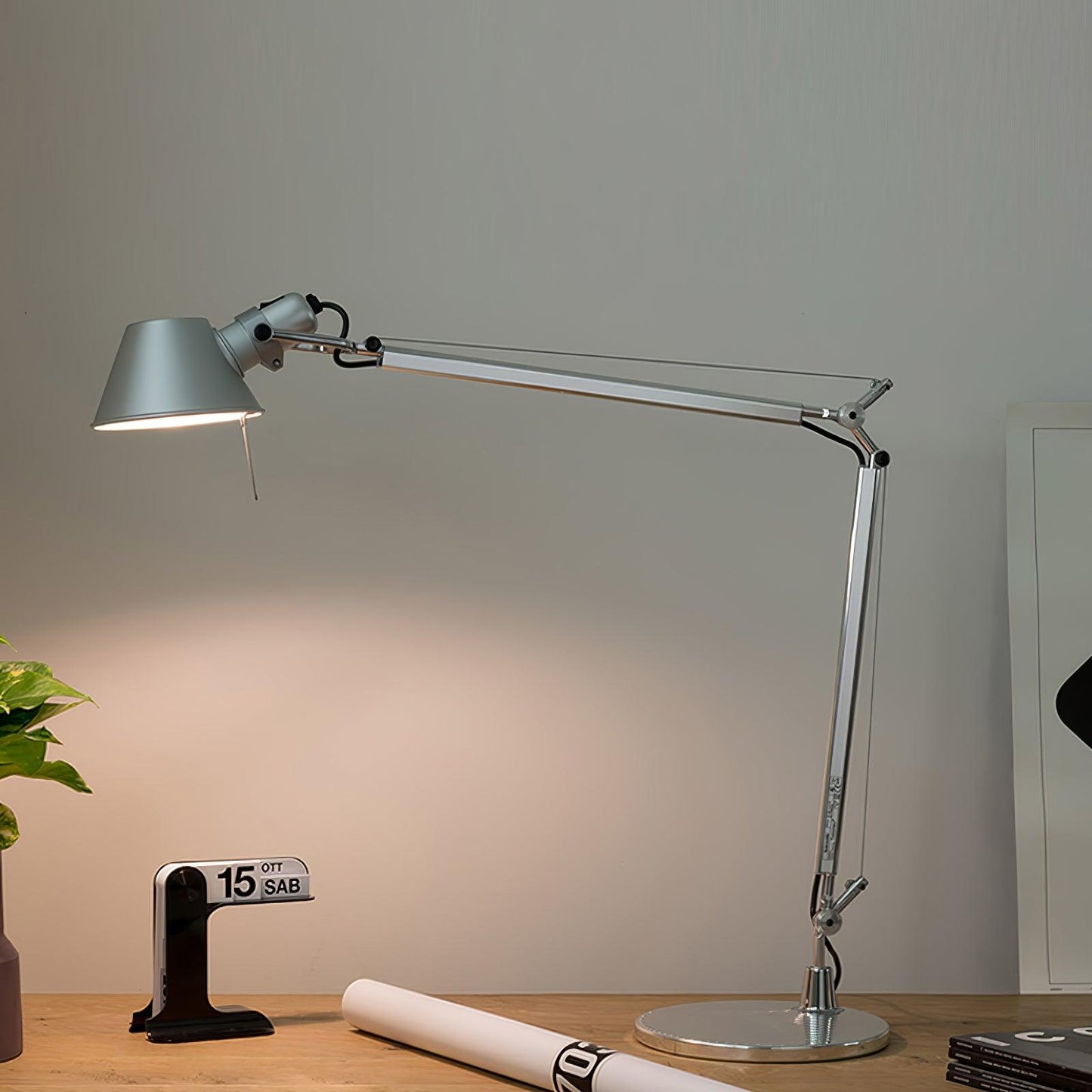 Parete Table Lamp