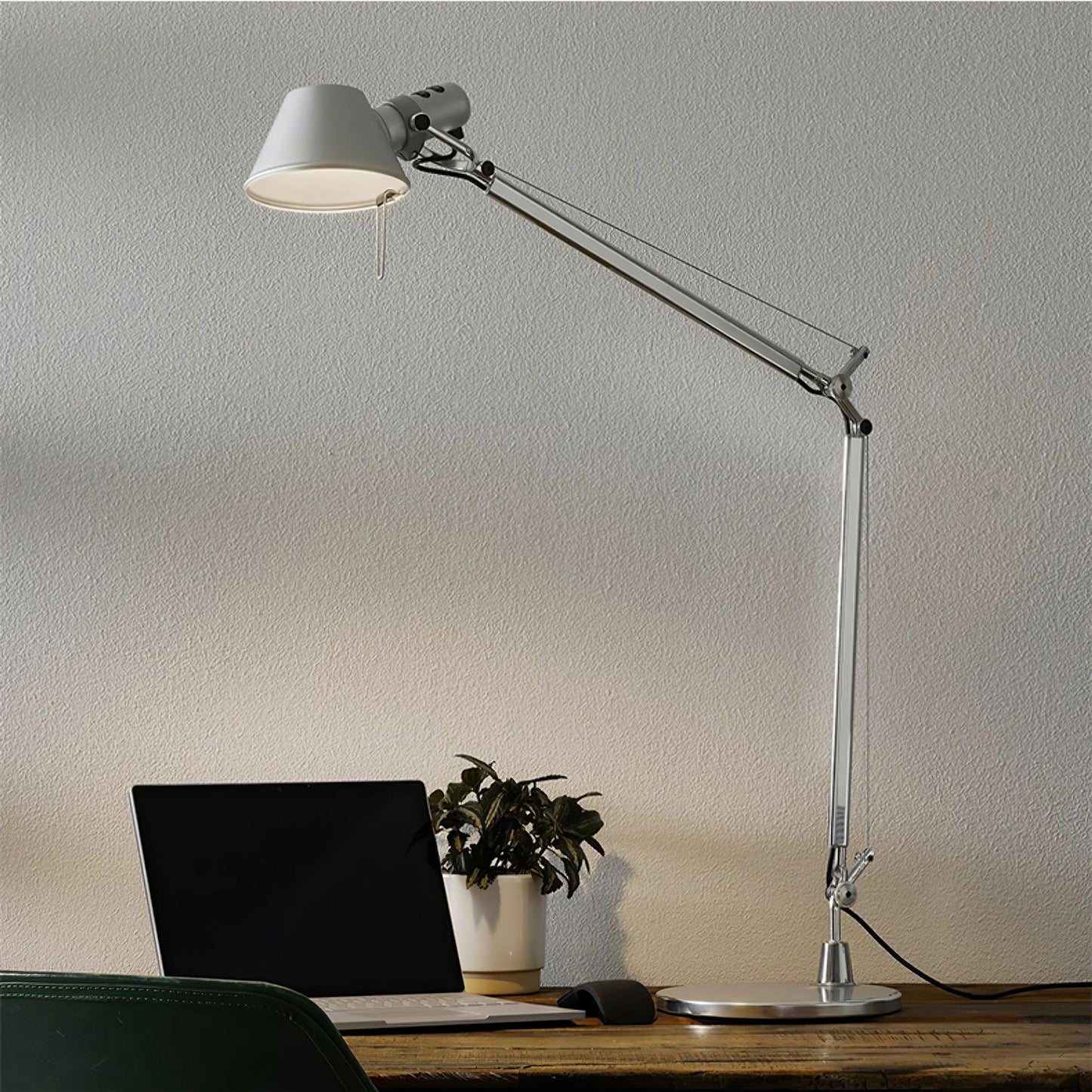 Parete Table Lamp