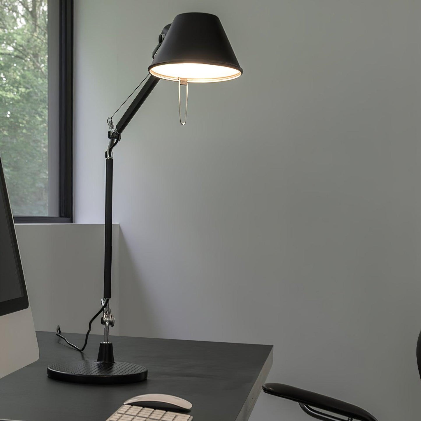 Parete Table Lamp