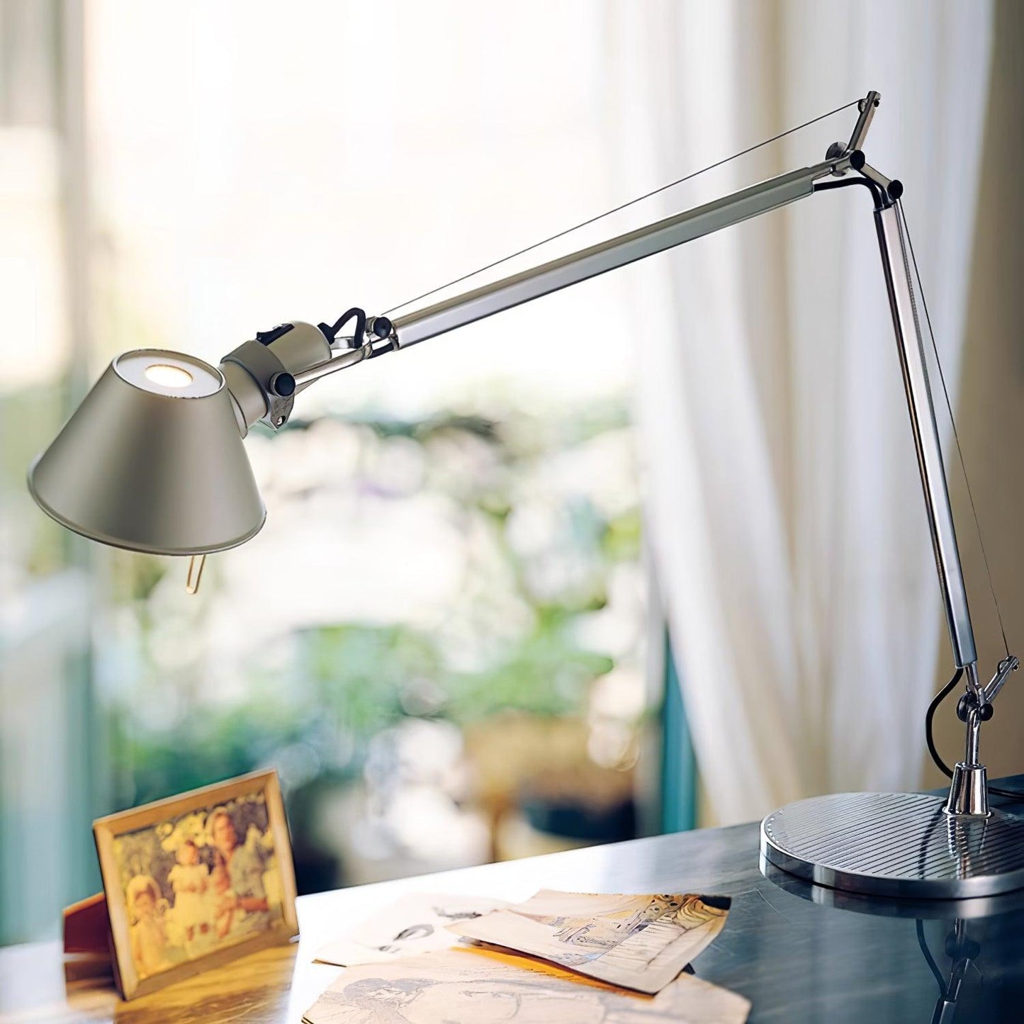 Parete Table Lamp