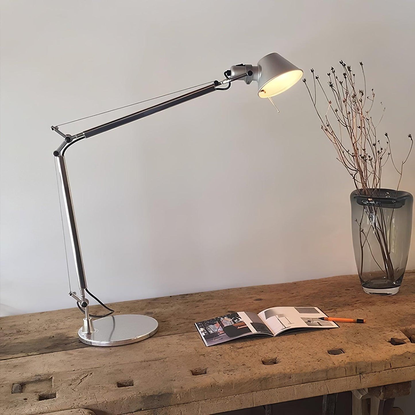 Parete Table Lamp