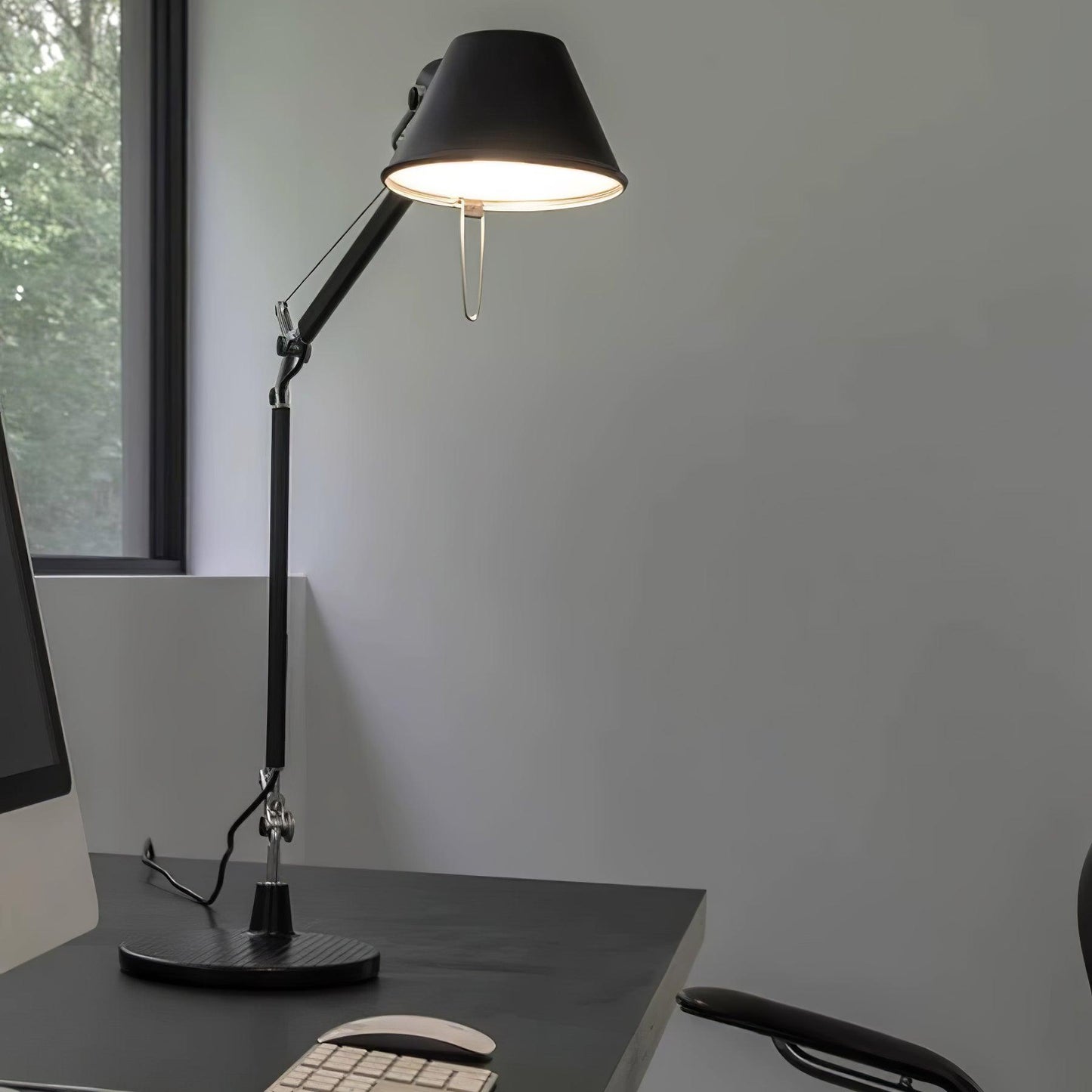 Parete Table Lamp