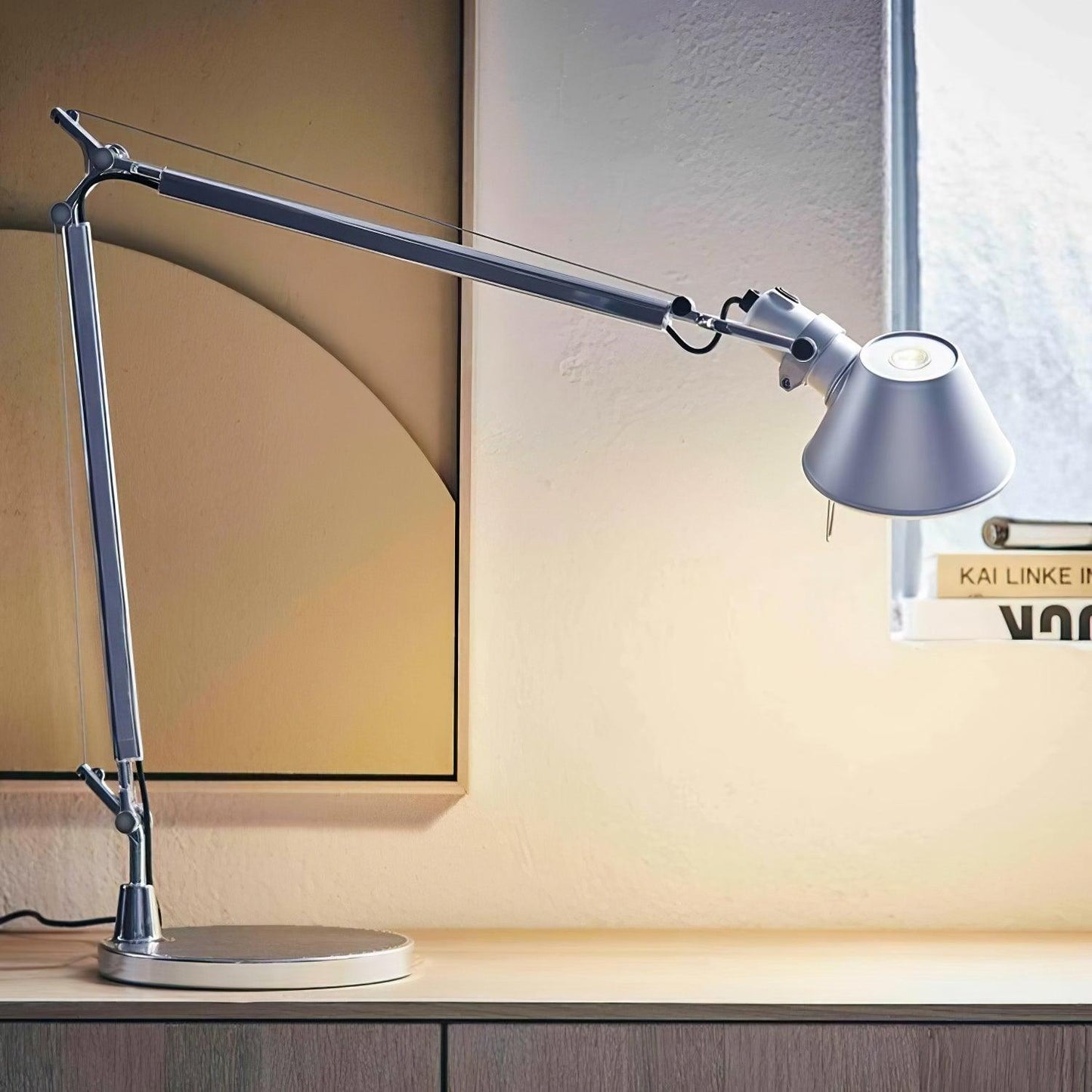 Parete Table Lamp