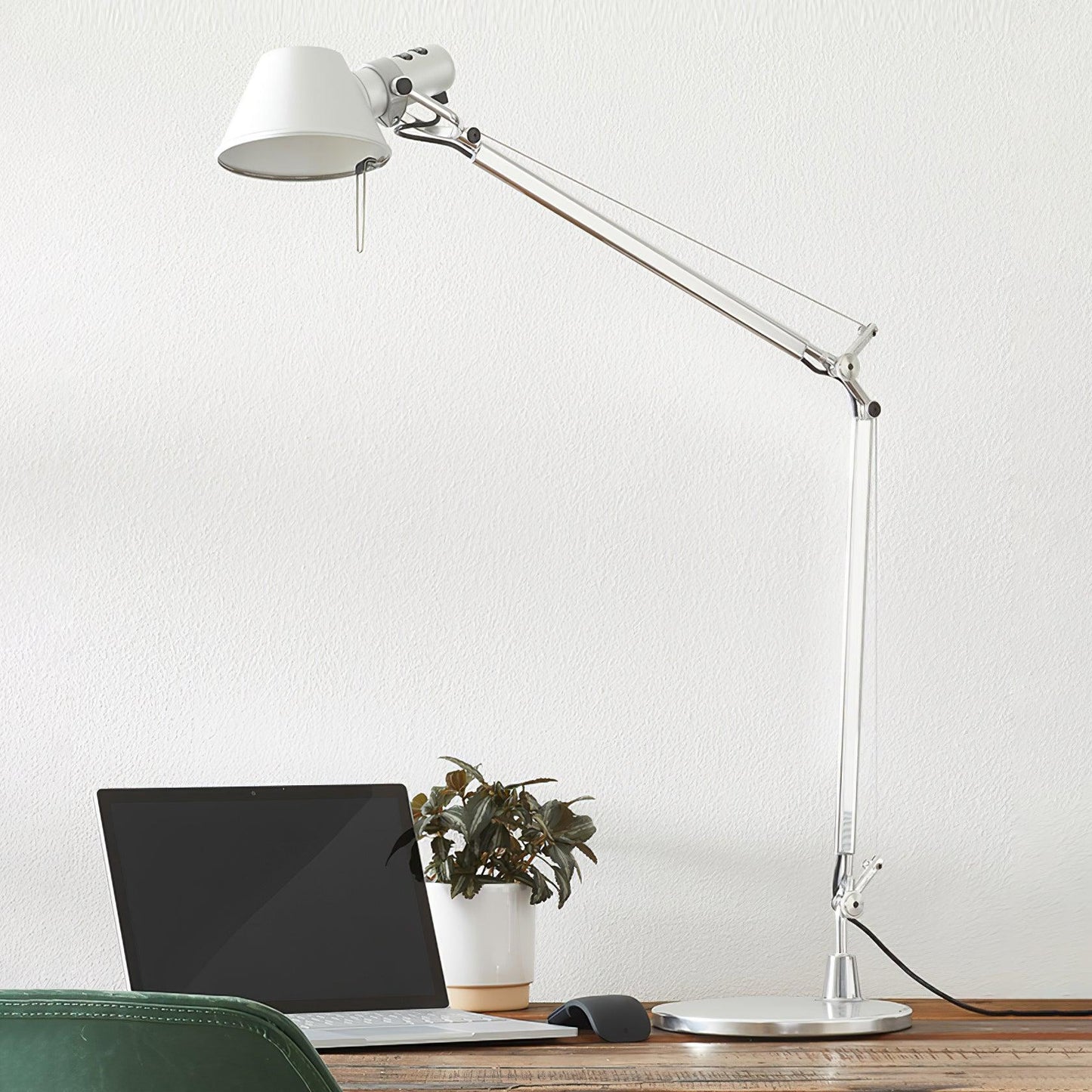 Parete Table Lamp