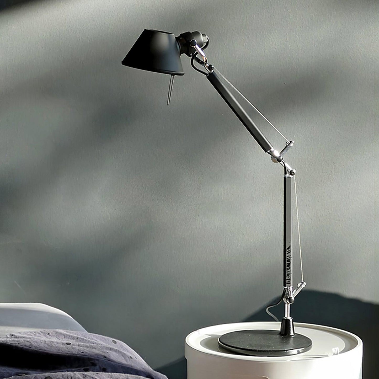 Parete Table Lamp