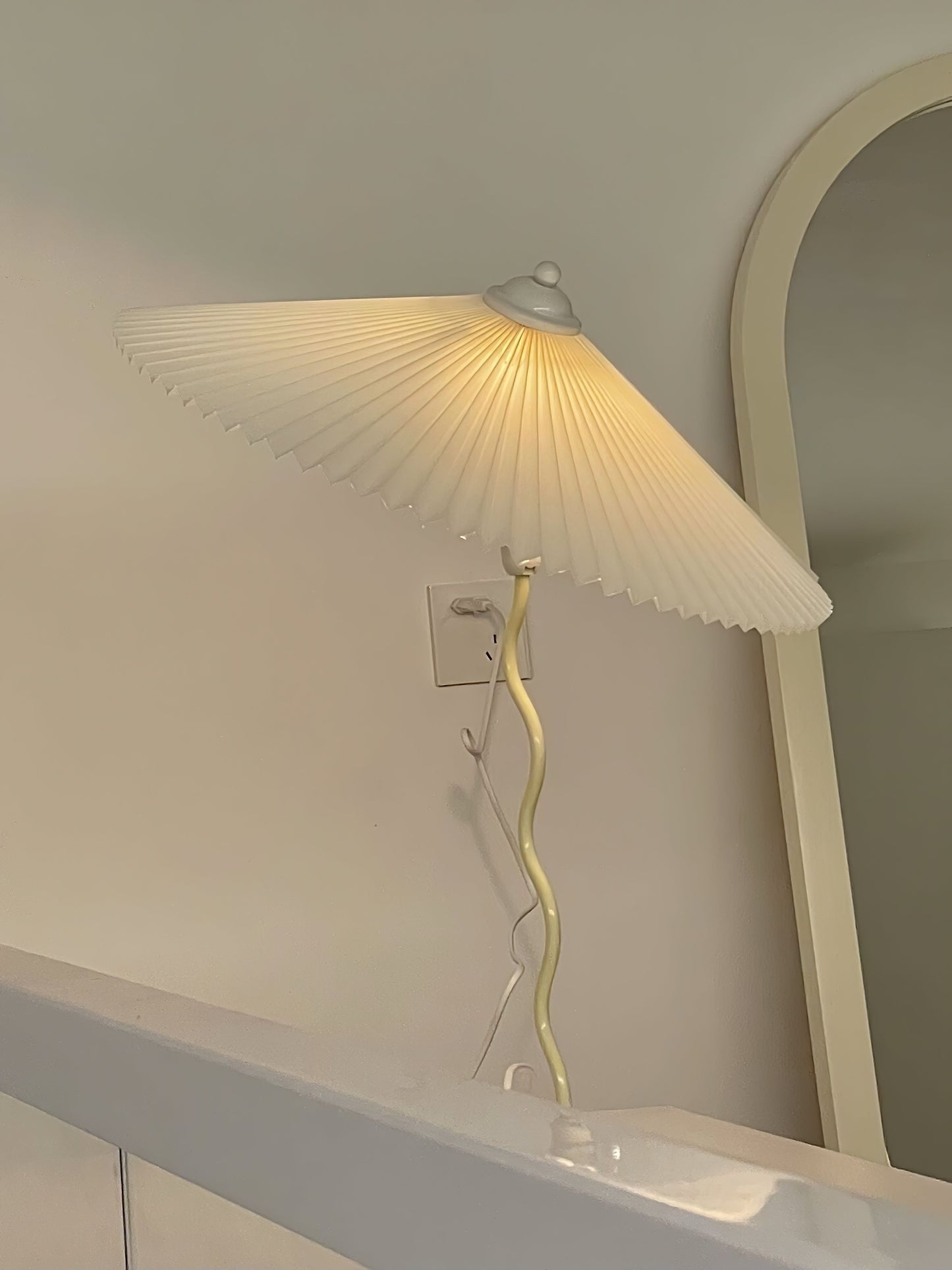 Pleated Hat Table Lamp