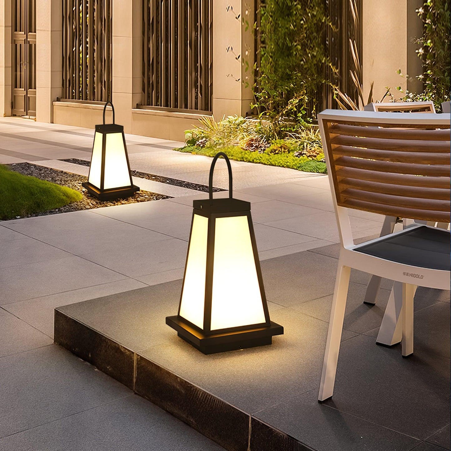 Roam Lantern Garden Lamp