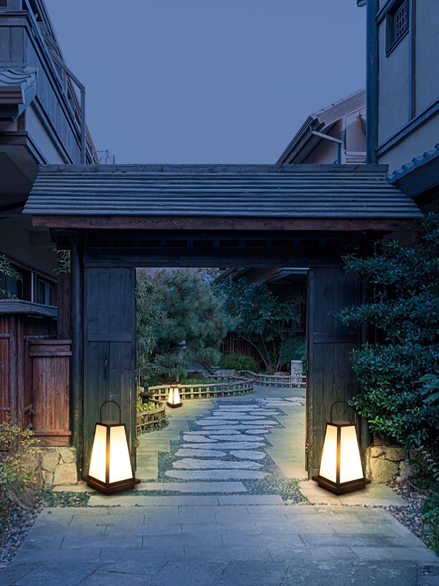 Roam Lantern Garden Lamp