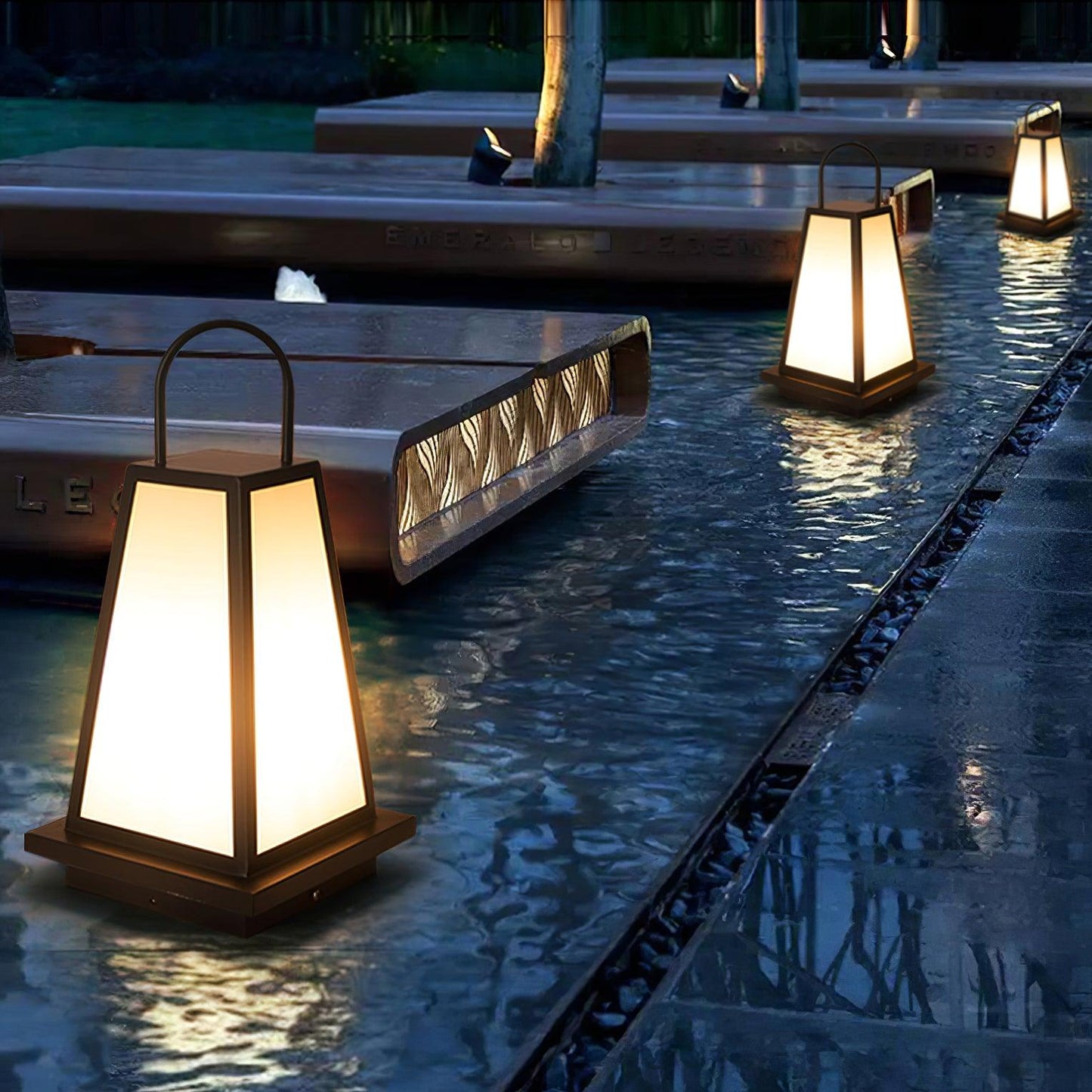 Roam Lantern Garden Lamp