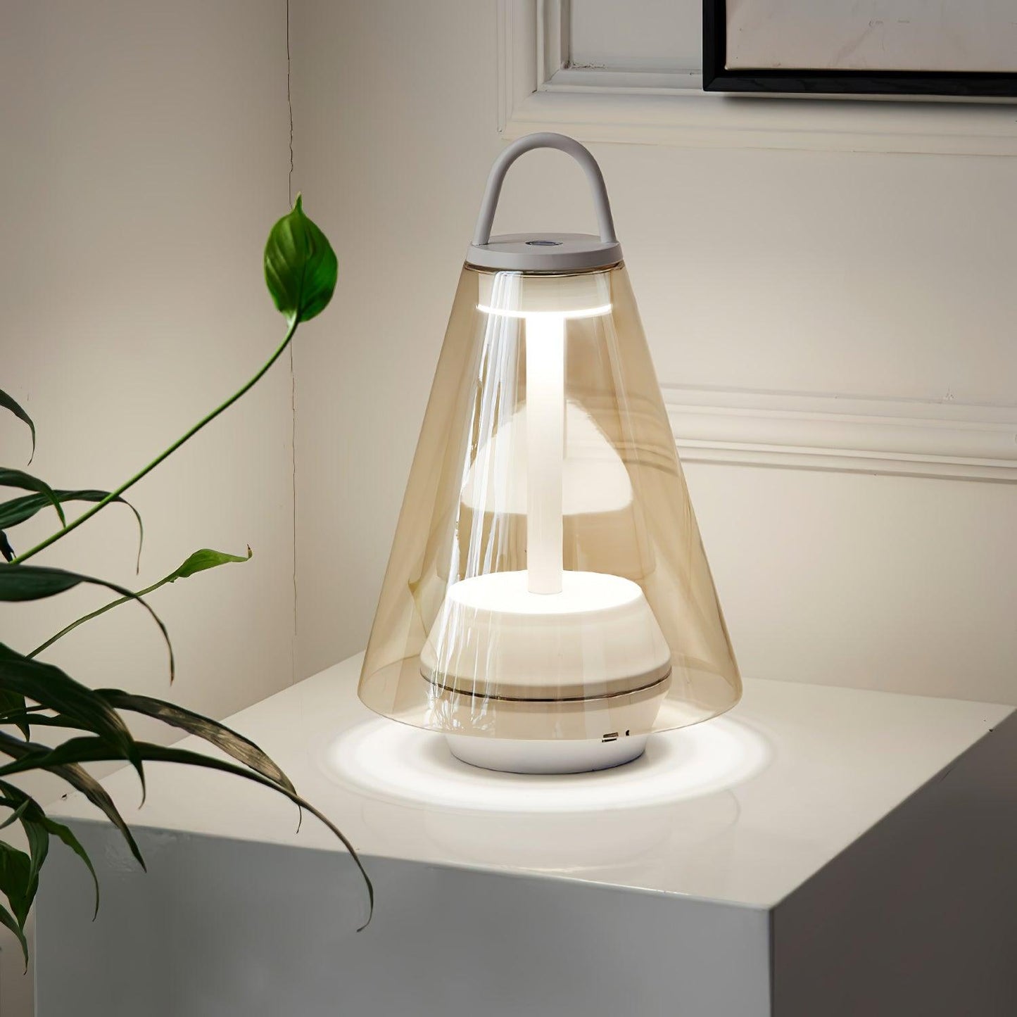 Shuttle Built-in Battery Table Lamp