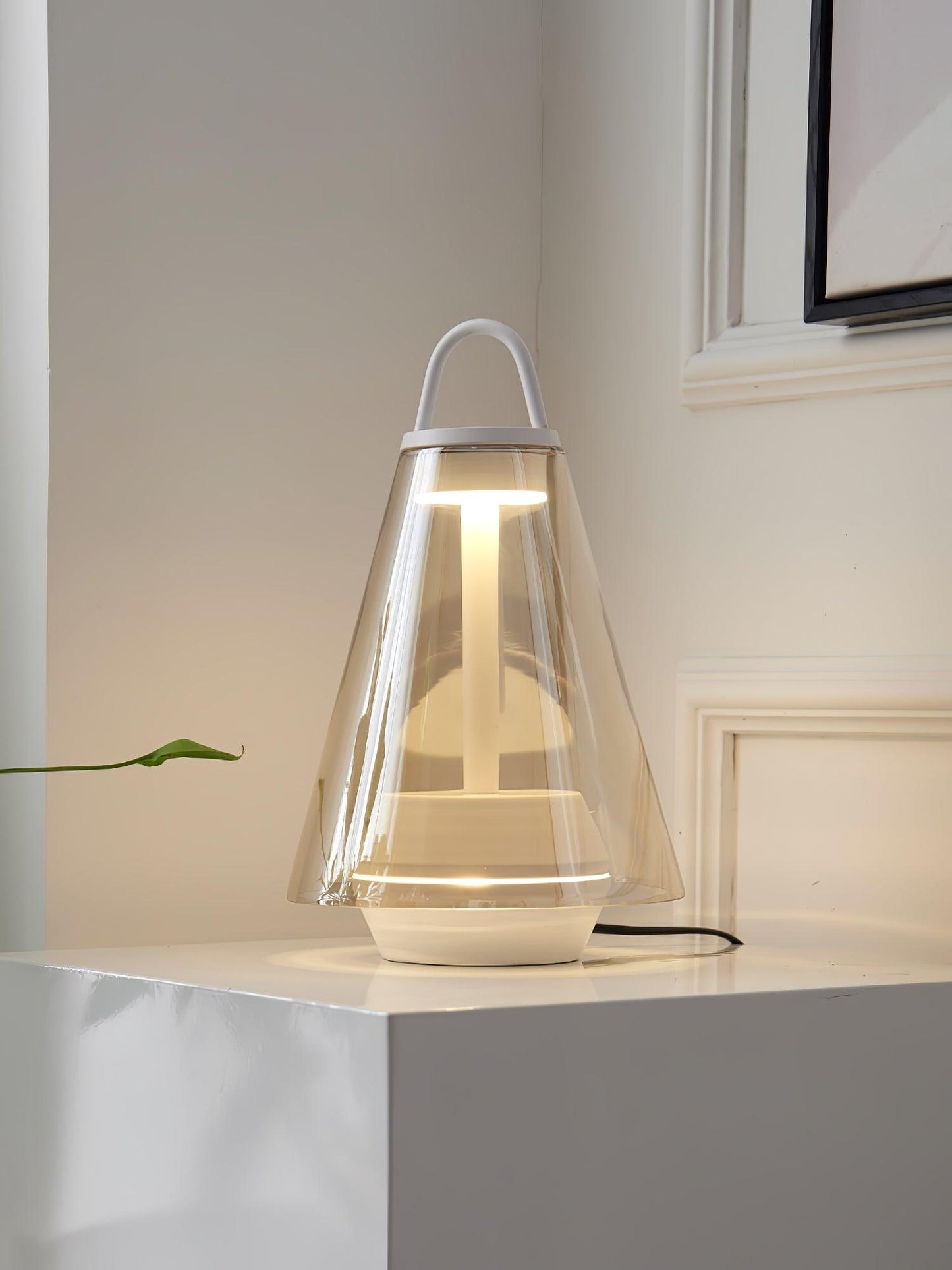 Shuttle Built-in Battery Table Lamp