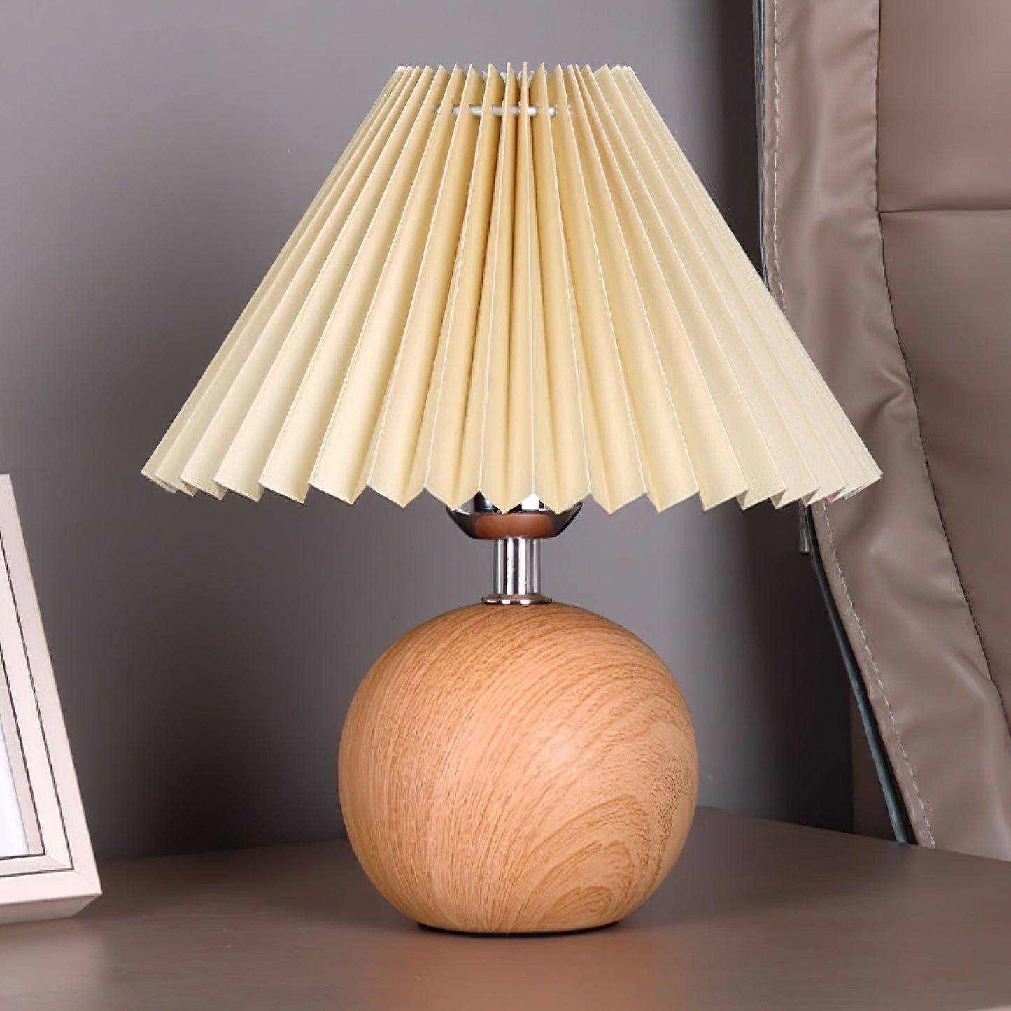 Wooden Pleated Table Lamp