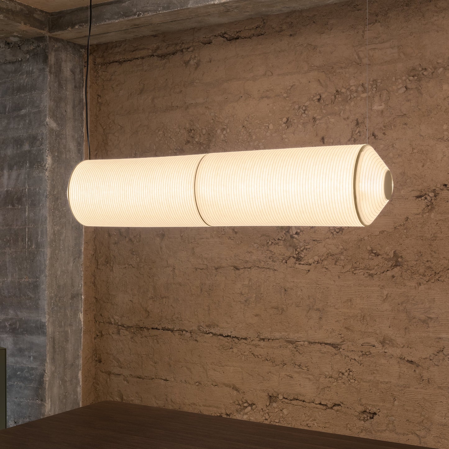 Teki¨° Horizontal Linear Suspension Light