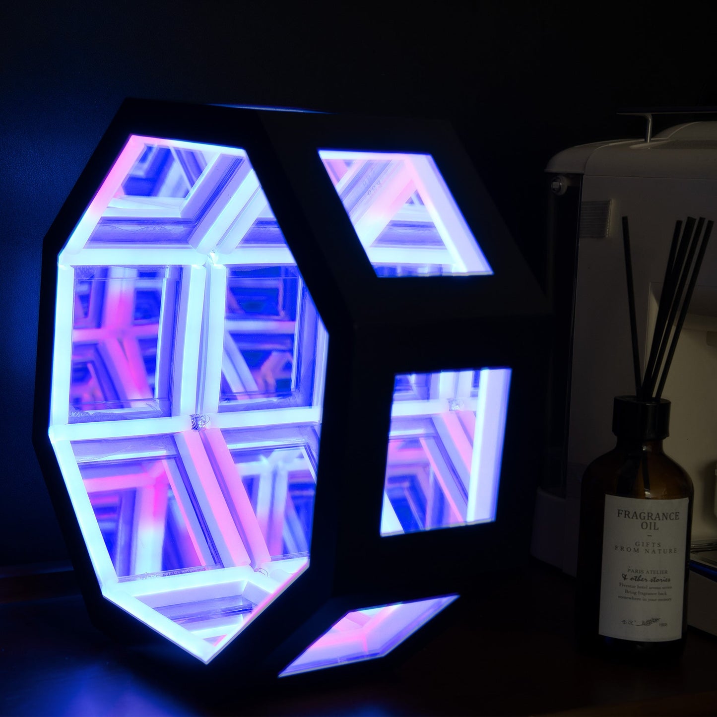 INFINITY MIRROR LIGHT